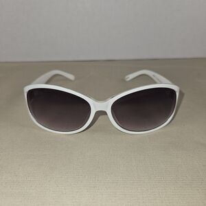 Chic White Sunglasses for Women